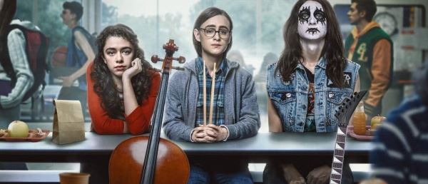 Netflix представила трейлер комедии «Боги хеви-метал» о школьниках, пытающихся создать свою рок-группу